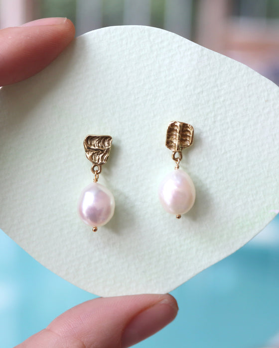 Element Earrings with White Pearl