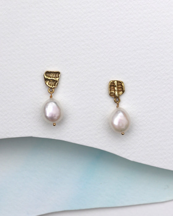 Element Earrings with White Pearl
