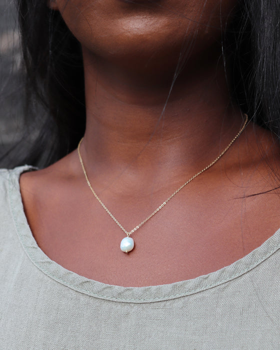 Baroque Pearl Solitaire Necklace