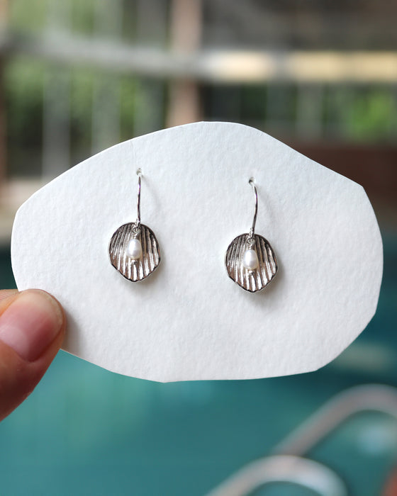 Venus Earrings with White Pearl
